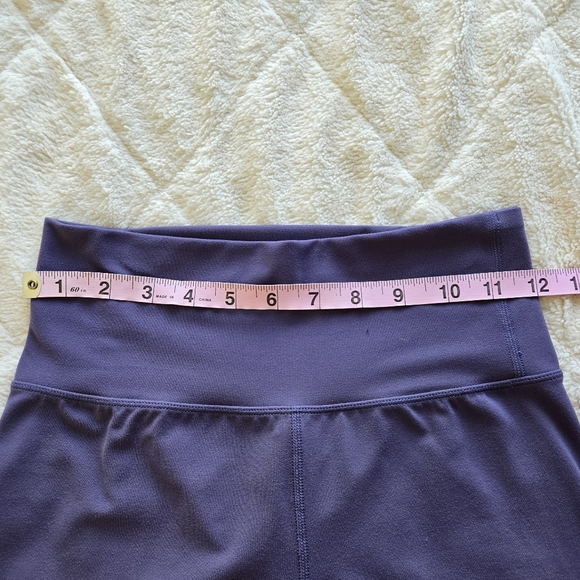 Vuori AllTheFeels Short 4" Women Size S Gym Sporty Lilac Color - Picture 8 of 10